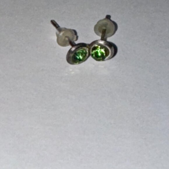 5 Mm Round Green Cz And Sterling Post Earrings - Picture 10 of 12